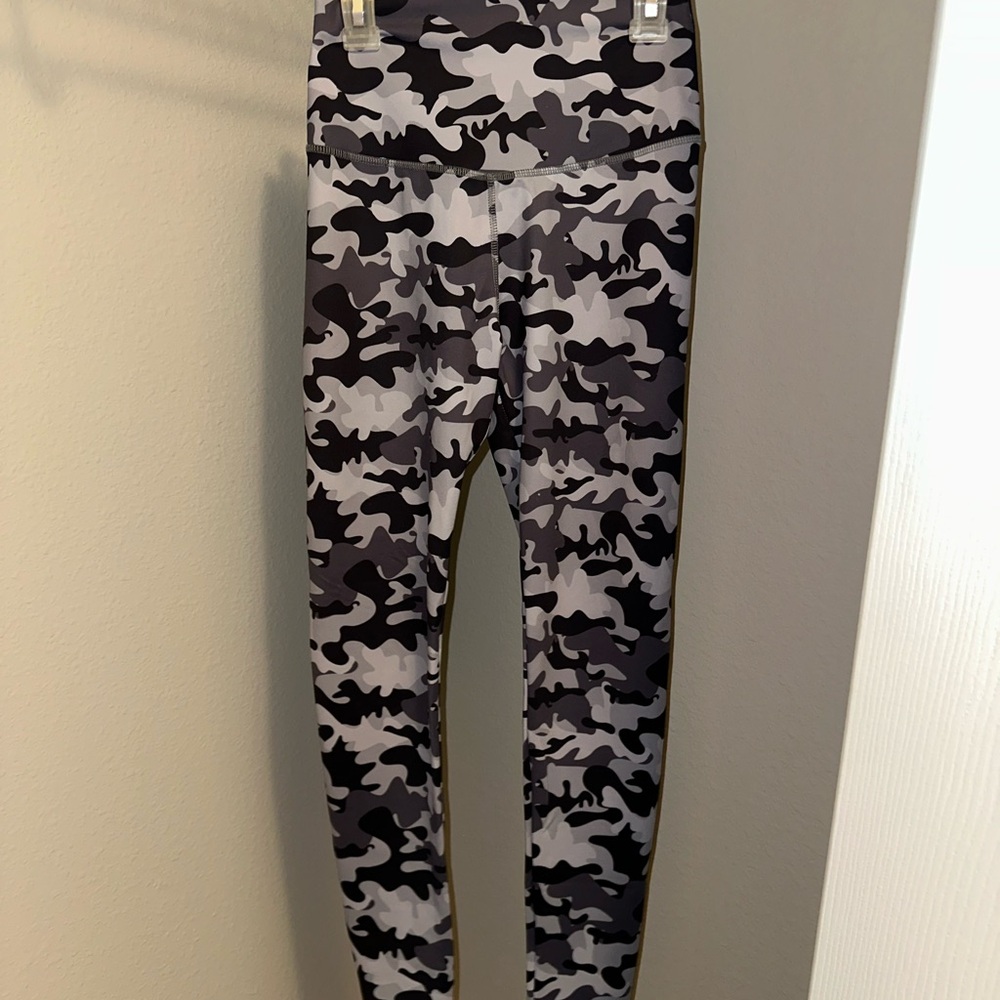 Black Camouflage Leggings Peachee Collection